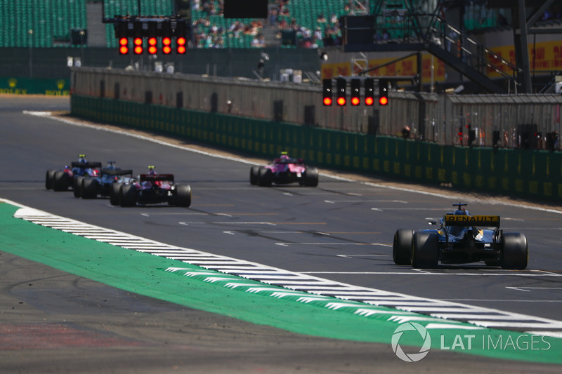 Pierre Gasly, Toro Rosso STR13, Esteban Ocon, Force India VJM11, Lewis Hamilton, Mercedes AMG F1 W09, Charles Leclerc, Sauber C37, et Nico Hulkenberg, Renault Sport F1 Team R.S. 18, alignés pour des essais de départ