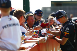 Max Verstappen, Red Bull Racing, firma autografi ai tifosi