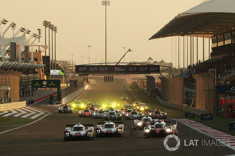 Start of the race #1 Porsche Team Porsche 919 Hybrid: Neel Jani, Andre Lotterer, Nick Tandy leads fr