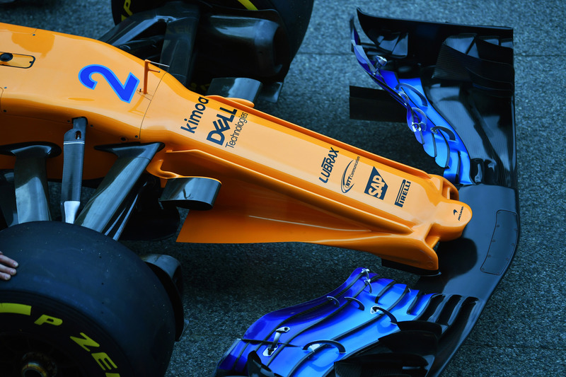 Носовой обтекатель и переднее антикрыло McLaren MCL33