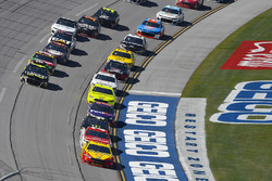 Joey Logano, Team Penske, Ford Fusion Shell Pennzoil, Paul Menard, Wood Brothers Racing, Ford Fusion Motorcraft / Quick Lane Tire & Auto Center