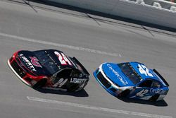 William Byron, Hendrick Motorsports, Chevrolet Camaro Liberty University Kyle Larson, Chip Ganassi Racing, Chevrolet Camaro Credit One Bank