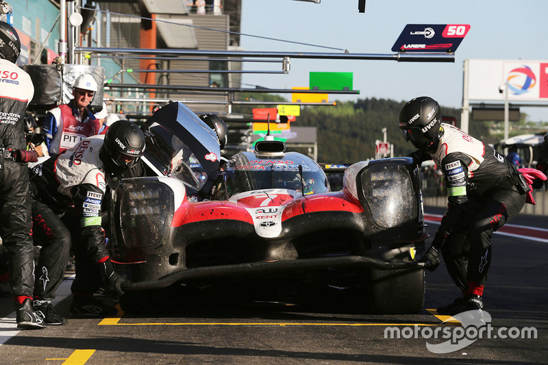 #7 Toyota Gazoo Racing Toyota TS050: Mike Conway, Jose Maria Lopez, Kamui Kobayashi, in the pits