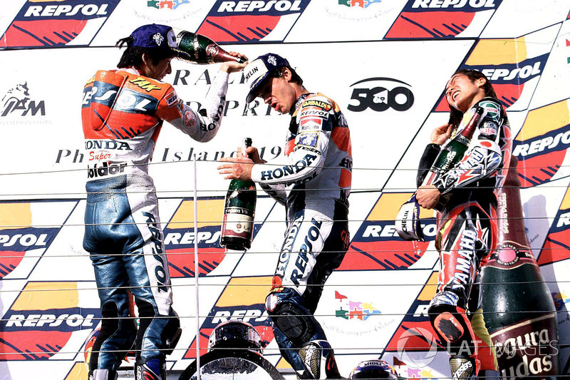 Podium: Race winner Alex Criville, Repsol Honda Team, Takuma Aoki, Repsol Honda Team and Norick Abe, Yamaha