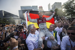 Il vincitore della gara Daniel Abt, Audi Sport ABT Schaeffler festeggia la vittoria