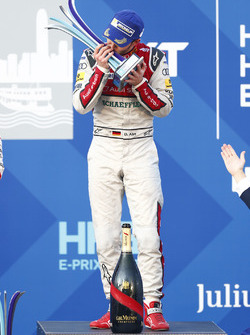 Podium: race winner Daniel Abt, Audi Sport ABT Schaeffler