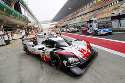 #2 Porsche Team Porsche 919 Hybrid: Timo Bernhard, Earl Bamber, Brendon Hartley