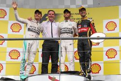 Podium : le vainqueur Lewis Hamilton, Mercedes AMG F1, le second Nico Rosberg, Mercedes AMG F1 et le troisième Romain Grosjean, Lotus F1 Team