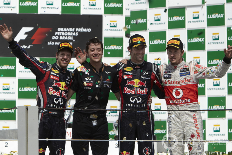 Podium: second place Sebastian Vettel, Red Bull Racing, Will Courtney, Strategist, Race winner Red B