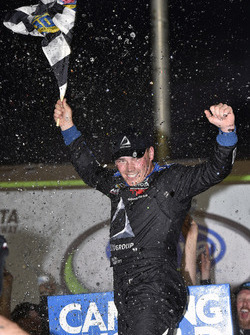 Brett Moffitt, Hattori Racing Enterprises, AISIN Atlanta Toyota Tundra celebrates his win