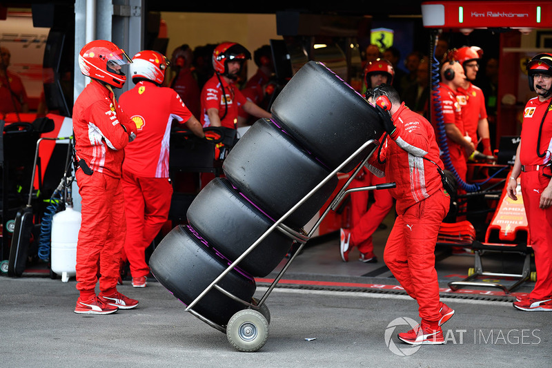 Ferrari mechanics and Pirelli tyres