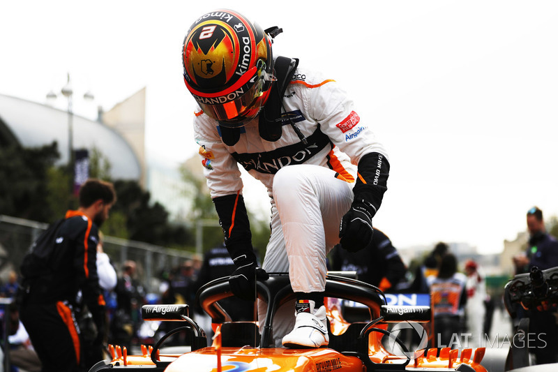 Stoffel Vandoorne, McLaren, arriva in griglia