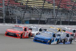 Elliott Sadler, JR Motorsports, Chevrolet Camaro Chevrolet OneMain Financial and Kyle Busch, Joe Gibbs Racing, Toyota Camry Maltesers