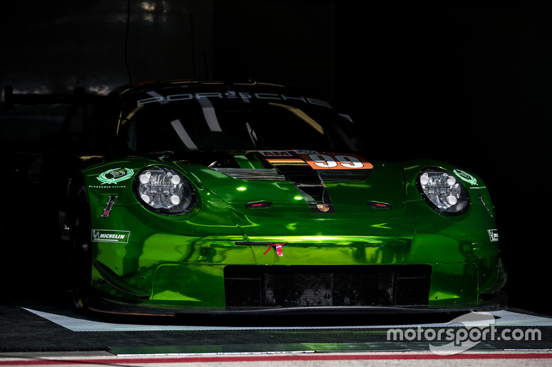 #99 Dempsey Proton Competition Porsche 911 RSR
