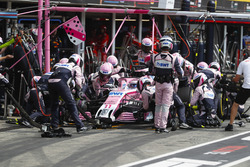 Sergio Perez, Force India VJM11, pitstop