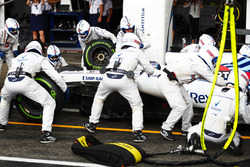 Lance Stroll, Williams FW41, dans les stands