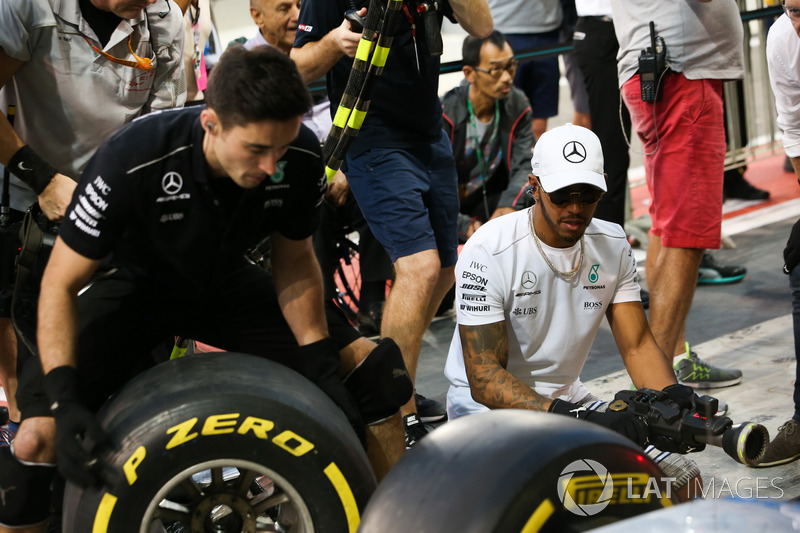 Lewis Hamilton, Mercedes AMG F1, pit stop antrenmanı