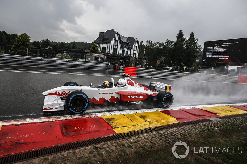 Patrick Friesacher, F1 Experiences 2-Seater driver