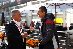 Chase Carey, Chairman, Formula One, with Guenther Steiner, Team Principal, Haas F1 Team