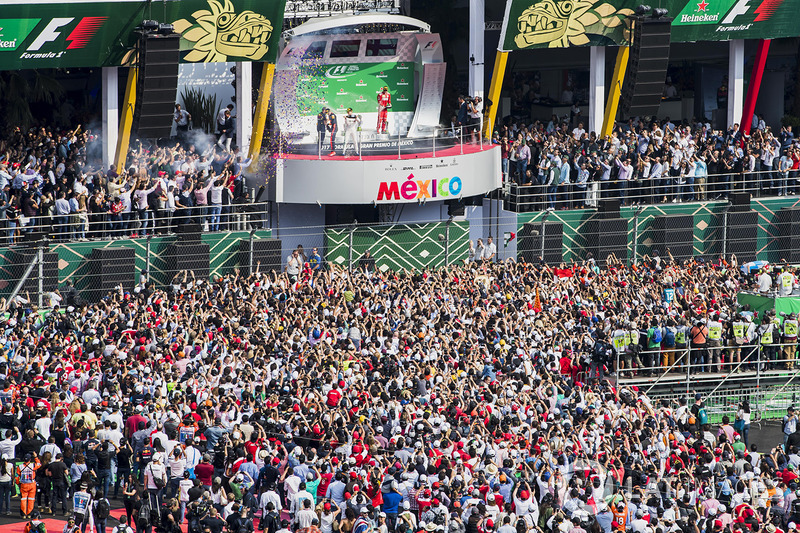 Podium: ganador, Max Verstappen, Red Bull Racing, segundo, Valtteri Bottas, Mercedes AMG F1, tercero, Kimi Raikkonen, Ferrari