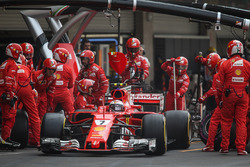 Kimi Raikkonen, Ferrari SF70H makes a pitstop