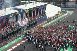 Podium: race winner Max Verstappen, Red Bull Racing, second place Valtteri Bottas, Mercedes AMG F1,