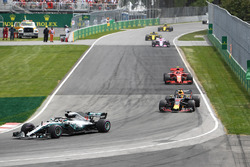 Льюис Хэмилтон, Mercedes AMG F1 W09