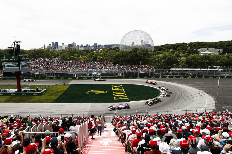 Esteban Ocon, Force India VJM11, devant Nico Hulkenberg, Renault Sport F1 Team R.S. 18, Carlos Sainz Jr., Renault Sport F1 Team R.S. 18, et Charles Leclerc, Sauber C37