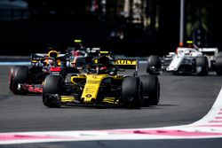 Carlos Sainz Jr., Renault Sport F1 Team R.S. 18, Daniel Ricciardo, Red Bull Racing RB14, Kevin Magnussen, Haas F1 Team VF-18