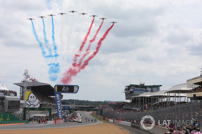 Le Mans, esibizione aerea