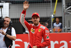 Tercero Sebastian Vettel, Ferrari celebra en parc ferme