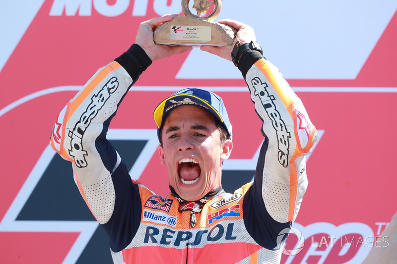 Marc Marquez, Repsol Honda Team, fête sa victoire sur le podium