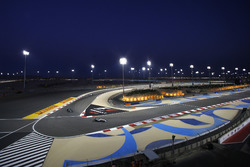 Lewis Hamilton, Mercedes W05, voor Nico Rosberg, Mercedes W05, en Felipe Massa, Williams FW36