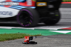 Detriti dell'ala anteriore di Brendon Hartley, Scuderia Toro Rosso STR13