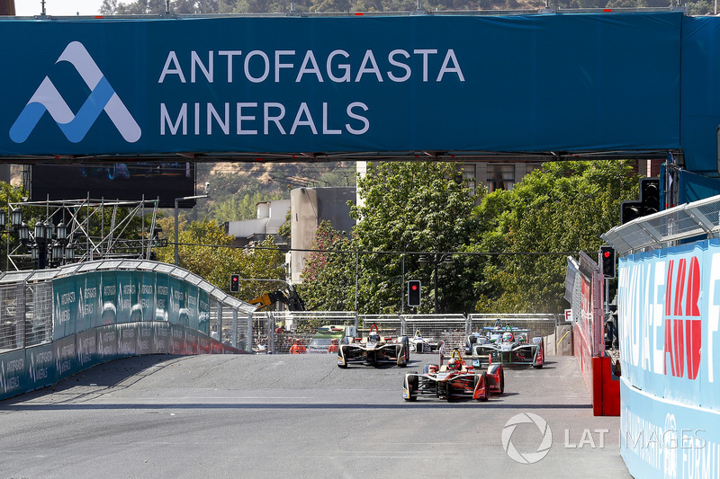 Jean-Eric Vergne, Techeetah leadsNelson Piquet Jr., Jaguar Racing, Andre Lotterer, Techeetah