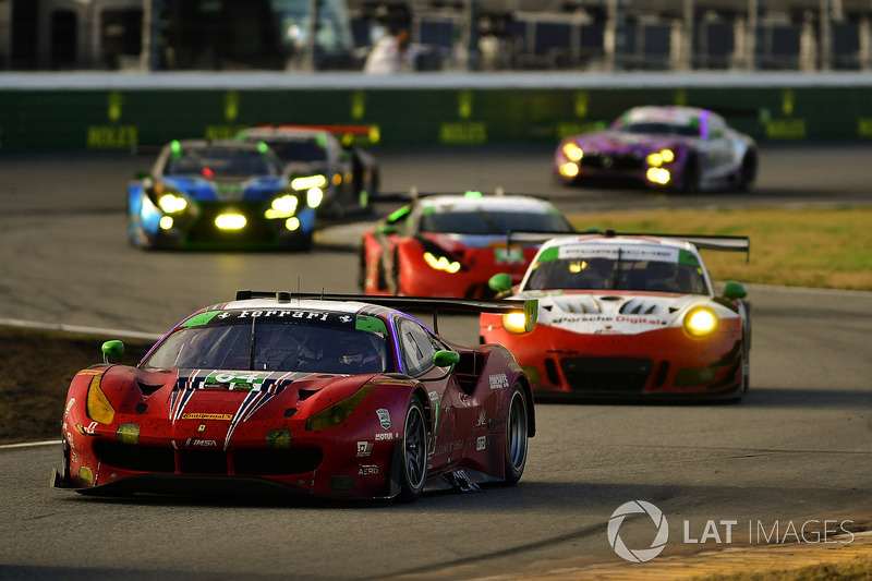 #64 Scuderia Corsa Ferrari 488 GT3, GTD: Bill Sweedler, Townsend Bell, Frankie Montecalvo, Sam Bird