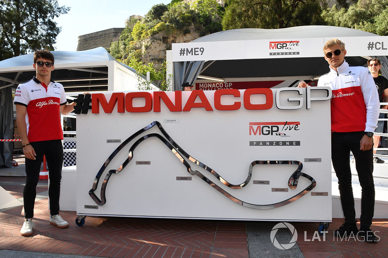 Charles Leclerc, Sauber and Marcus Ericsson, Sauber di depan Monaco GP Challenge