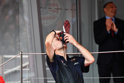 Adrian Newey, Red Bull Racing viert feest met een shoey