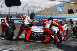 Erik Jones, Joe Gibbs Racing, Toyota Camry Sport, Clips pit stop
