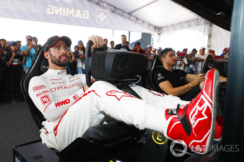 Jose Maria Lopez, Dragon Racing, Edoardo Mortara, Venturi Formula E Team, en la eRace