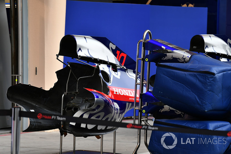 Scuderia Toro Rosso STR13 bodywork