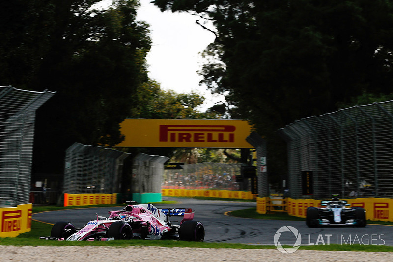 Sergio Perez, Force India VJM11 Mercedes, Valtteri Bottas, Mercedes AMG F1 W09