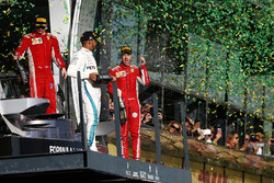 Льюіс Хемілтон, Mercedes AMG F1, Себастьян Феттель, Кімі Райкконен, Ferrari
