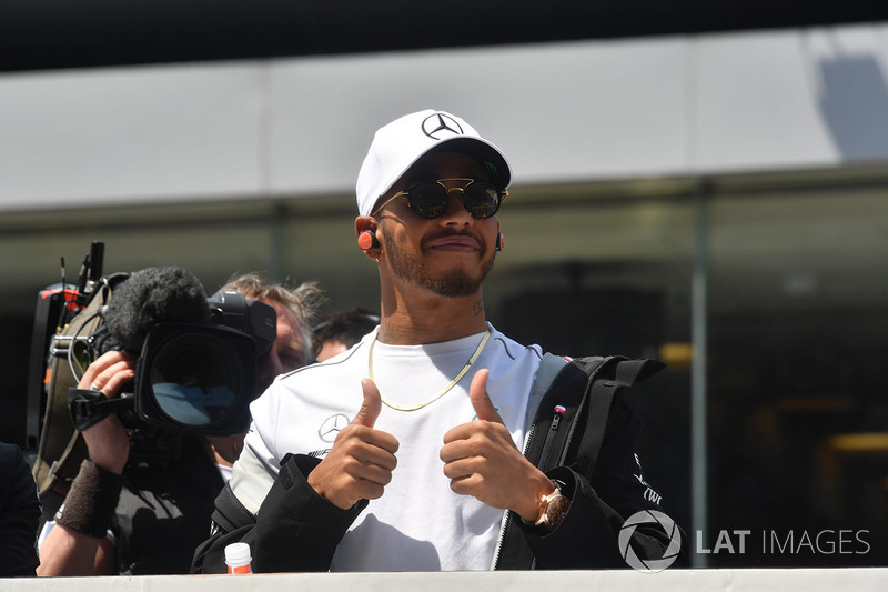 Lewis Hamilton, Mercedes-AMG F1 en el desfile de pilotos