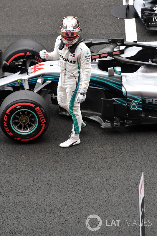 Pole sitter Lewis Hamilton, Mercedes-AMG F1 W09 celebrates in parc ferme