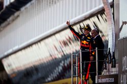 Max Verstappen, Red Bull Racing, 3° classificato, sul podio