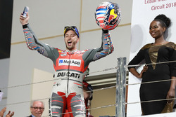 Подиум: победитель Андреа Довициозо, Ducati Team