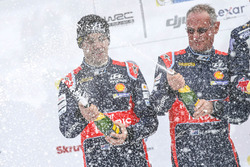 Podium: second place Hayden Paddon, John Kennard, Hyundai Motorsport