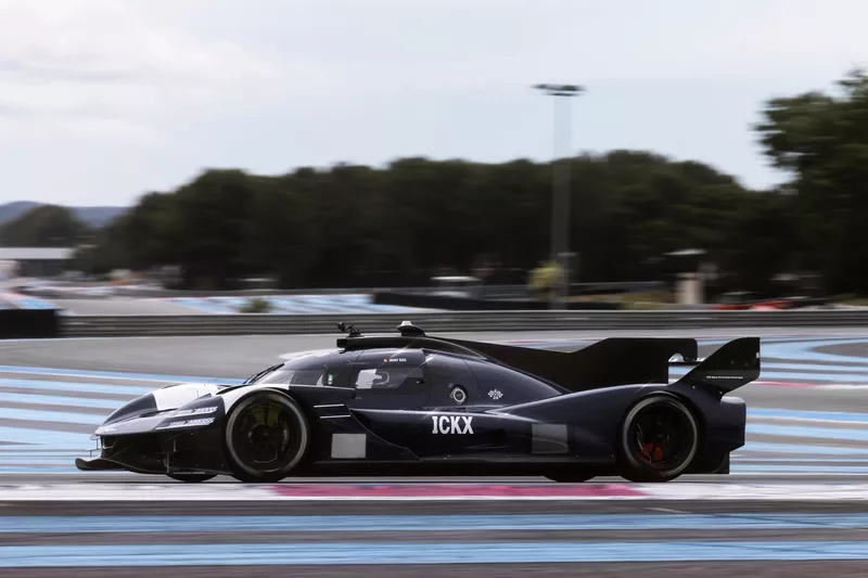 Jacky Ickx, Genesis Magma Racing Genesis