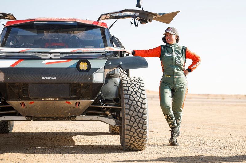 #212 Les Dacia Sandriders Dacia : Cristina Gutierrez